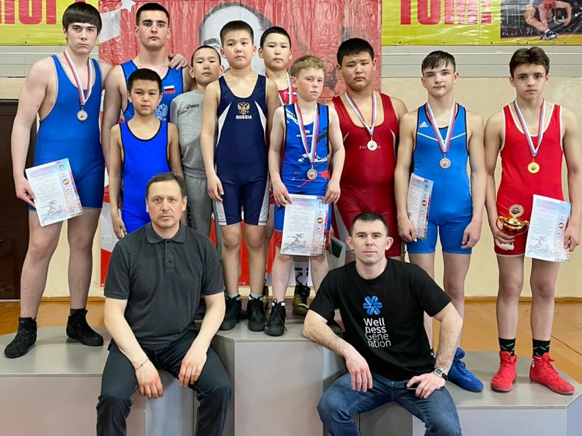 Более 150 борцов приняли участие в краевых соревнованиях по греко-римской борьбе памяти Фрунджиева в Чите 